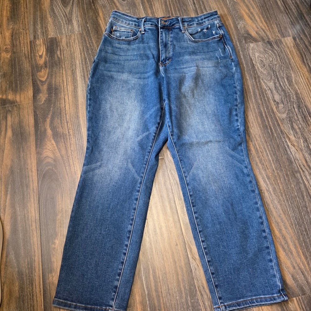 Judy Blue Los Angeles Slim Fit High Rise Distressed Jeans Medium Wash 16W